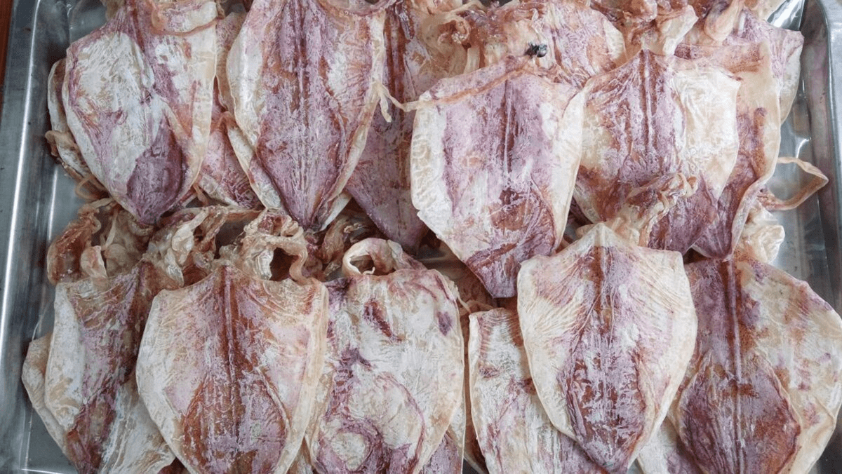 Mực khô tươi ngon, nguyên con
