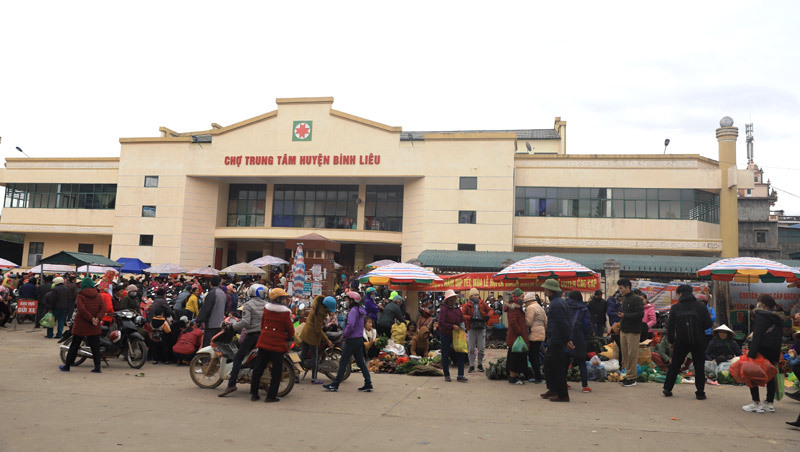 Chợ phiên Bình Liêu luôn trong t