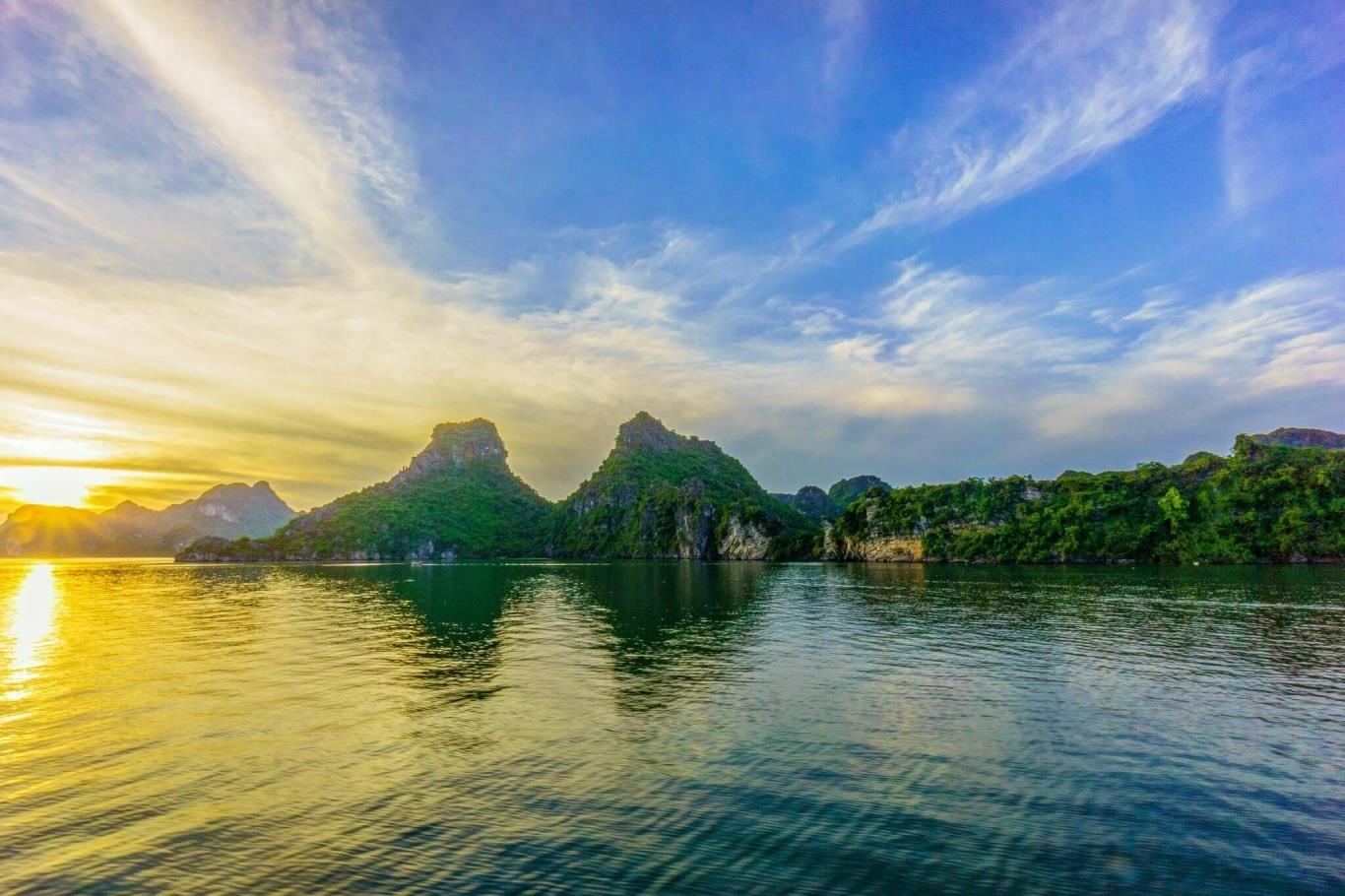 núi Bài Thơ Quảng Ninh