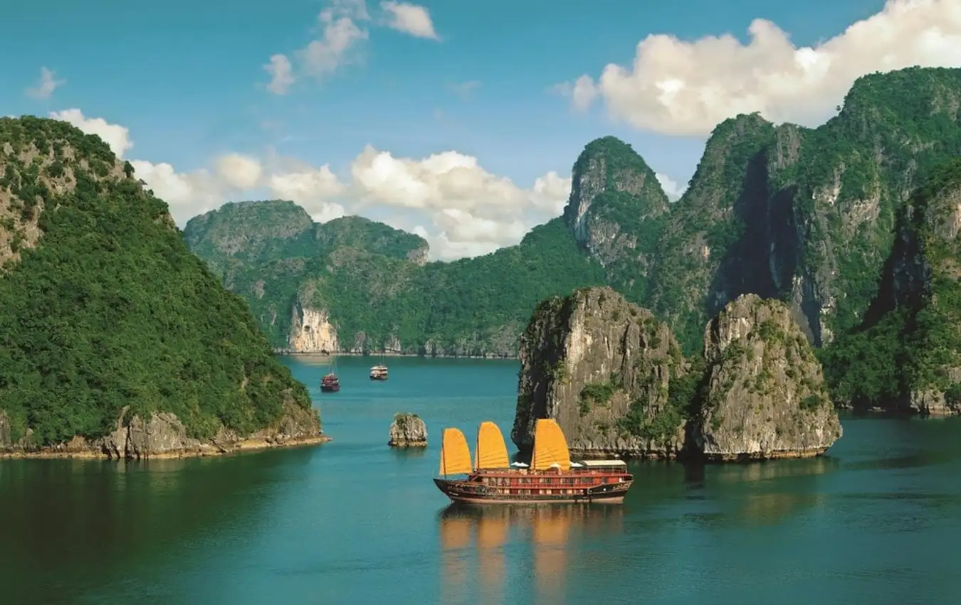 núi Bài Thơ Quảng Ninh