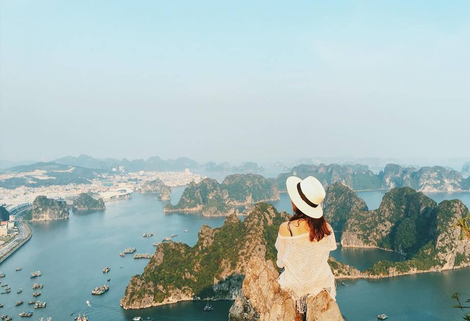  núi Bài Thơ Quảng Ninh