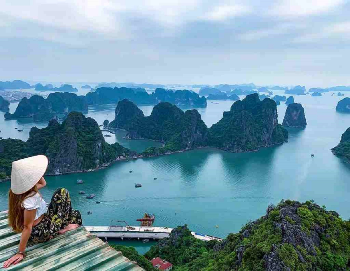 núi Bài Thơ Quảng Ninh