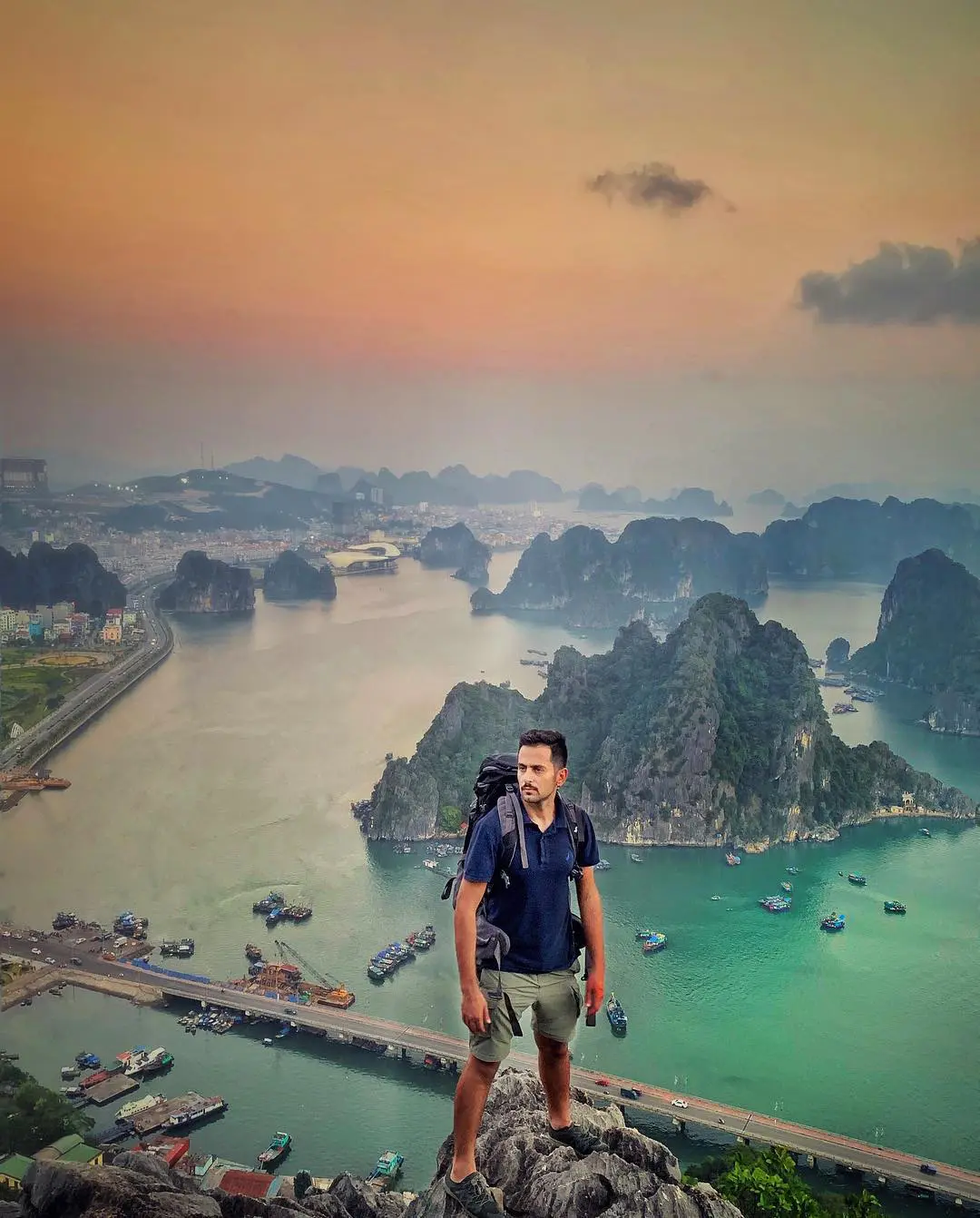 núi Bài Thơ Quảng Ninh